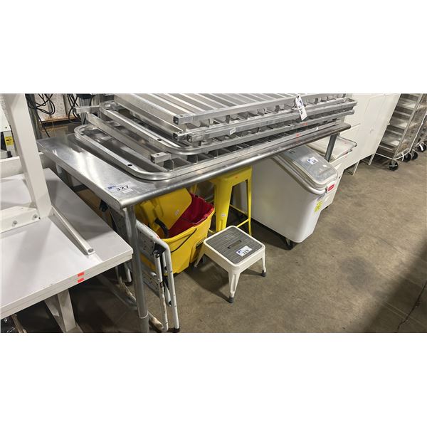 INDUSTRIAL STAINLESS STEEL WORK TABLE