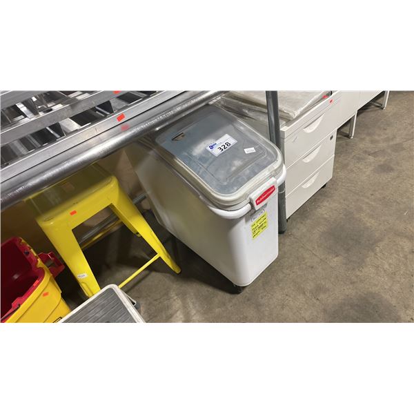 RUBBERMAID MOBILE INDUSTRIAL BIN WITH SCOOP