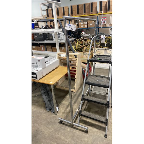 MOBILE COAT RACK