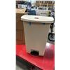 Image 2 : RUBBERMAID COMMERCIAL SLIMJIM STEP-ON WASTE RECEPTACLE *IN BOX*