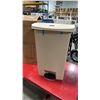 Image 2 : RUBBERMAID COMMERCIAL SLIMJIM STEP-ON WASTE RECEPTACLE *IN BOX*