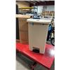 Image 2 : RUBBERMAID COMMERCIAL SLIMJIM STEP-ON WASTE RECEPTACLE *IN BOX*