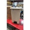 Image 2 : RUBBERMAID COMMERCIAL SLIMJIM STEP-ON WASTE RECEPTACLE *IN BOX*
