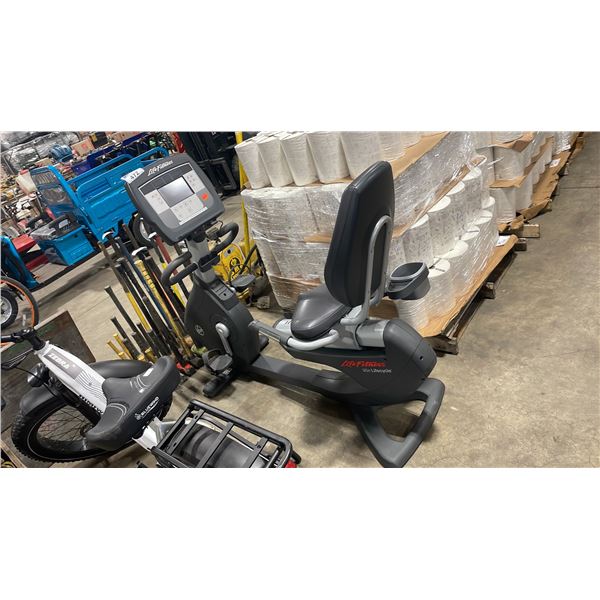 LIFE FITNESS 95R COMMERCIAL RECUMBENT EXERCISE BIKE WITH DIGITAL DISPLAY, USB, IPOD, & HEADPHONE