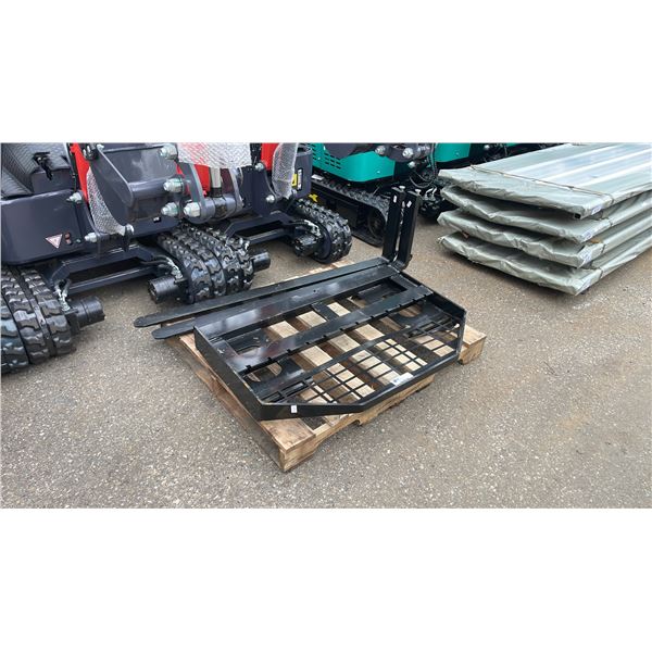 GIYI DHC BLACK SKID STEER FORK ATTACHMENT *WITH FORKS*