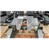 Image 2 : HUSKY HD ROLLER GOOSENECK 5TH WHEEL BOLT DOWN TRUCK BED ATTACHMENT