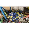Image 3 : PALLET OF ASSORTED INDUSTRIAL ROPES, HARNESSES, SLINGS & FALL PROTECTION EQUIPMENT
