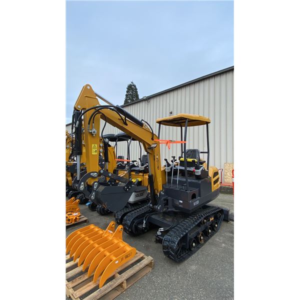 CGF INDUSTRIAL MX50R YELLOW GAS POWERED RUBBER TRACK MINI EXCAVATOR WITH ATTACHED