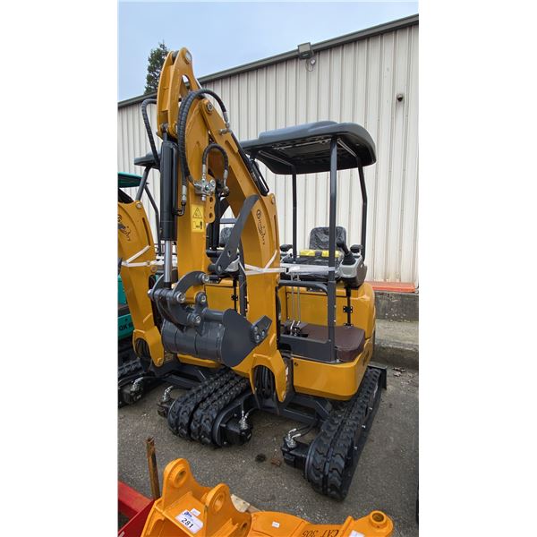 CGF INDUSTRIAL QK20R YELLOW GAS POWERED RUBBER TRACK MINI EXCAVATOR WITH ATTACHED