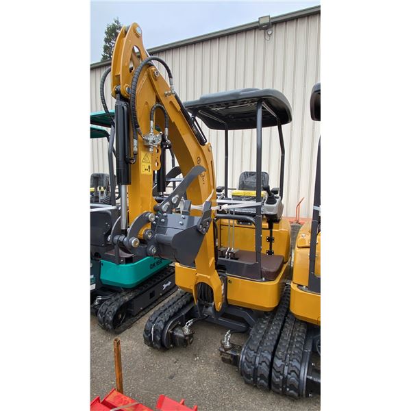 CGF INDUSTRIAL QK20R YELLOW GAS POWERED RUBBER TRACK MINI EXCAVATOR WITH ATTACHED