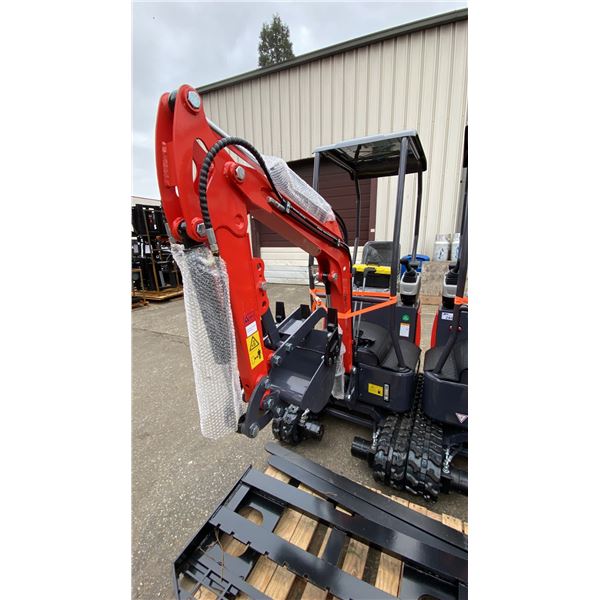 CGF INDUSTRIAL MX15RX RED GAS POWERED RUBBER TRACK MINI EXCAVATOR WITH ATTACHED