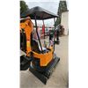Image 3 : MIVA INDUSTRIAL VA13 YELLOW GAS POWERED RUBBER TRACK MINI EXCAVATOR WITH ATTACHED
