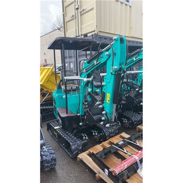 AGT INDUSTRIAL MH12RX TEAL GAS POWERED 13.5HP RUBBER TRACK MINI EXCAVATOR WITH ATTACHED DIGGING