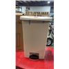 Image 2 : RUBBERMAID COMMERCIAL SLIMJIM STEP-ON WASTE RECEPTACLE *IN BOX*
