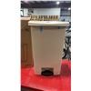 Image 2 : RUBBERMAID COMMERCIAL SLIMJIM STEP-ON WASTE RECEPTACLE *IN BOX*