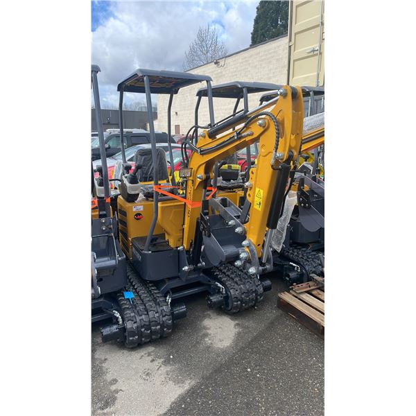 AGT INDUSTRIAL MX12RX YELLOW 13.5 HP GAS POWERED RUBBER TRACK MINI EXCAVATOR WITH ATTACHED