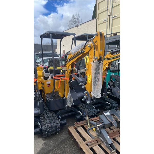 AGT INDUSTRIAL MX12RX YELLOW 13.5 HP GAS POWERED RUBBER TRACK MINI EXCAVATOR WITH ATTACHED