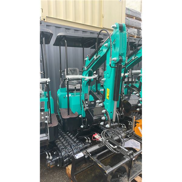 AGT INDUSTRIAL MH12RX TEAL GAS POWERED 13.5HP RUBBER TRACK MINI EXCAVATOR WITH ATTACHED DIGGING