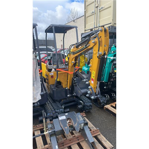 AGT INDUSTRIAL MX12RX YELLOW 13.5 HP GAS POWERED RUBBER TRACK MINI EXCAVATOR WITH ATTACHED