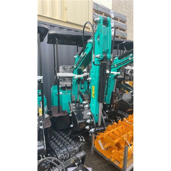 AGT INDUSTRIAL MH12RX TEAL GAS POWERED 13.5HP RUBBER TRACK MINI EXCAVATOR WITH ATTACHED DIGGING