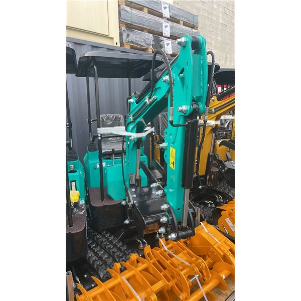 AGT INDUSTRIAL MH12RX TEAL GAS POWERED 13.5HP RUBBER TRACK MINI EXCAVATOR WITH ATTACHED DIGGING