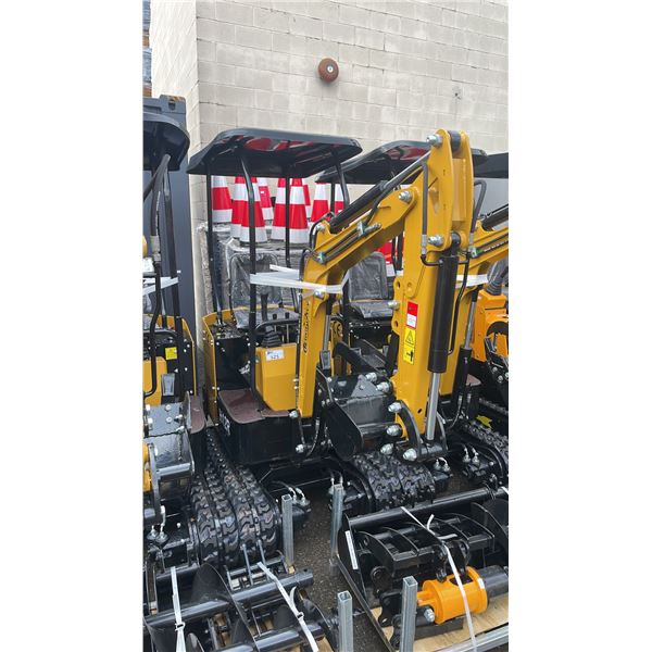 AGT INDUSTRIAL H12R YELLOW 13.5 HP GAS POWERED RUBBER TRACK MINI EXCAVATOR WITH ATTACHED