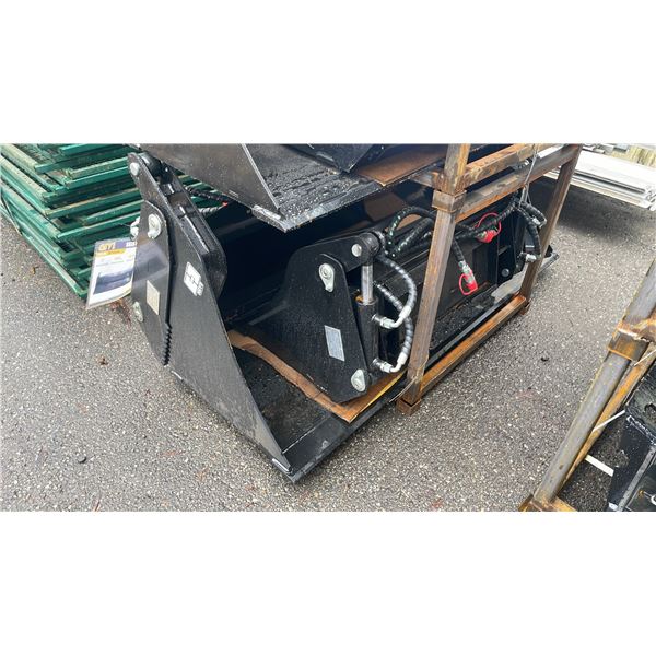 1- 72" GIYI GY-KH72 BLACK INDUSTRIAL SKID STEER BUCKET & 1- 39" GIYI GY-XKH39 MINI SKID STEER