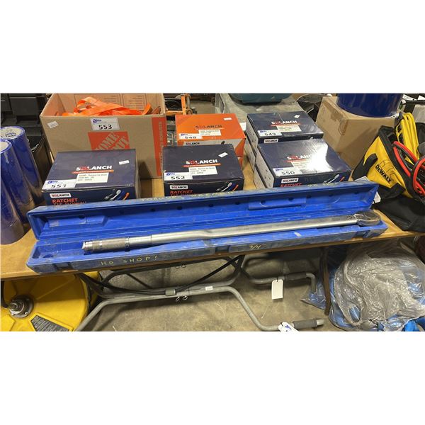HEAVY DUTY INDUSTRIAL TORQUE WRENCH IN HARD TRANSPORT CASE