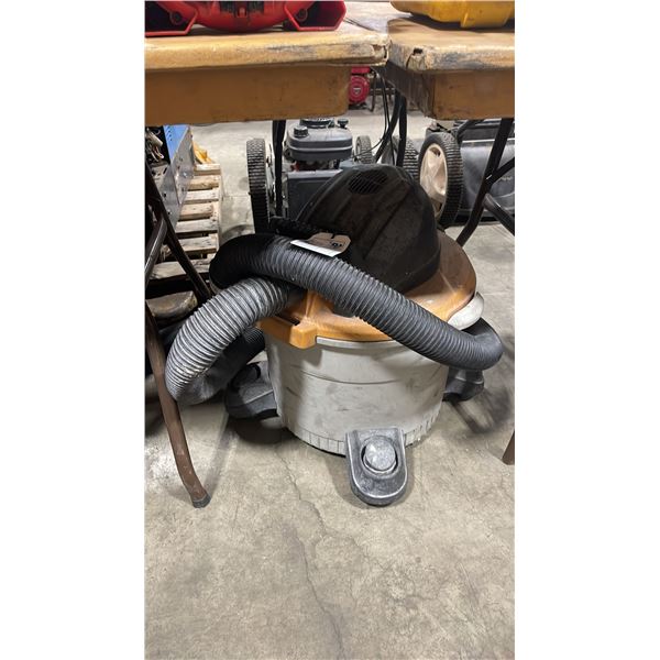 RIDGID 34L 3.5HP WET/DRY VAC WITH HOSE & ATTACHMENT