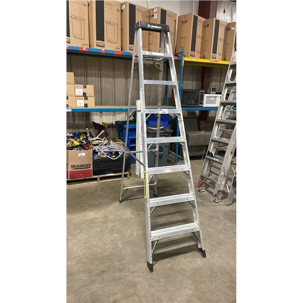 FEATHERLITE 8' ALUMINUM STEP LADDER