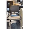 Image 2 : 6 BLACK PLASTIC AND 1 GREY STACKING SIDE CHAIRS