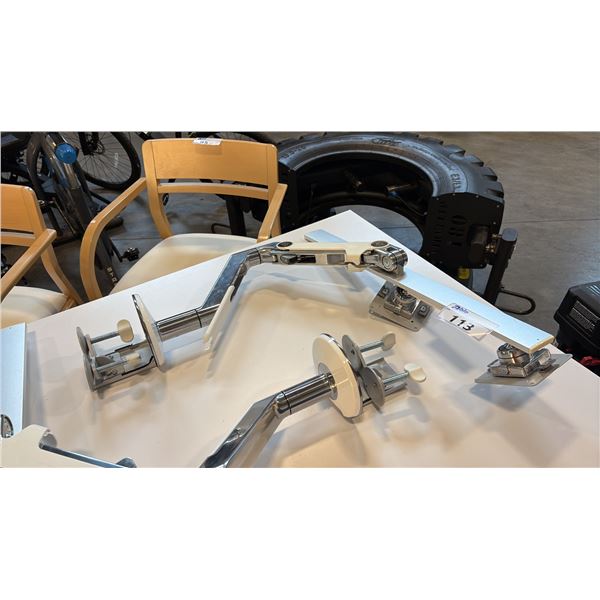 HUMAN SCALE DUAL ARTICULATING MONITOR STAND