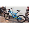 Image 1 : BLUE GT FURY CARBO FULL-SUSPENSION 9-SPEED DOWNHILL (DH) MOUNTAIN BIKE