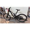 Image 1 : GREY/BLACK DEVINCI MONOQUE CARBON 11-SPEED FULL-SUSPENSION MOUNTAIN BIKE