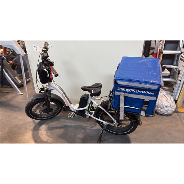WHITE RAD 7-SPEED FRONT-SUSPENSION FOLDABLE E-BIKE - NO CHARGER NO KEY