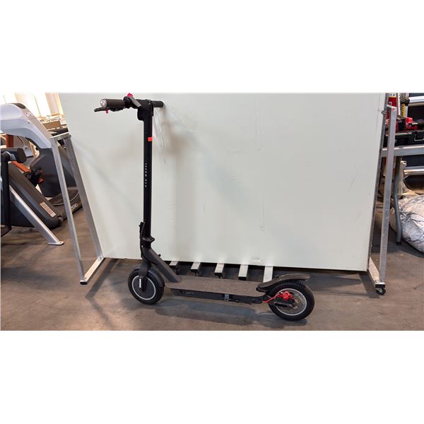 BLACK 5TH WHEEL ELECTRIC SCOOTER - NO CHARGER, MISSING FACE PLATE