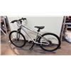 Image 1 : GREY NORTHROCK XCW HYBRID 21-SPEED FRONT-SUSPENSION MOUNTAIN BIKE