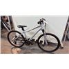 Image 2 : GREY NORTHROCK XCW HYBRID 21-SPEED FRONT-SUSPENSION MOUNTAIN BIKE
