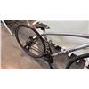 Image 3 : SILVER/GREY RALEIGH CADENT2 27-SPEED ROAD BIKE