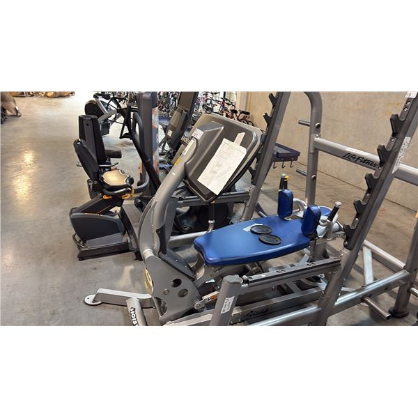 HOIST ROC-IT DUAL ACTION LEG PRESS MACHINE