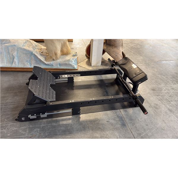 BOOTY BUILDER GLUTE TRAINER W/ OLYMPIC BAR