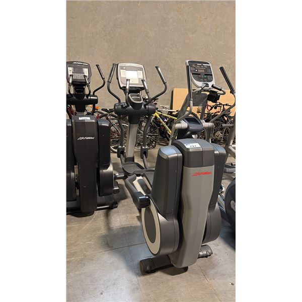 LIFE FITNESS 95X COMMERCIAL-GRADE ELLIPTICAL TRAINER