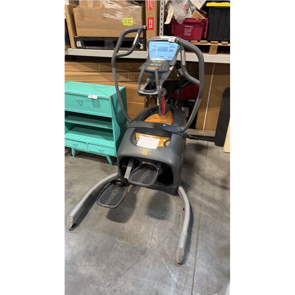 OCTANE FITNESS LX8000 ELLIPTICAL TRAINER