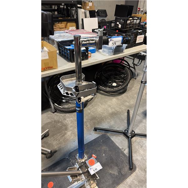 PARK TOOL PRS-3.2 PROFESSIONAL-GRADE, SINGLE-ARM, HEAVY-DUTY BICYCLE REPAIR STAND