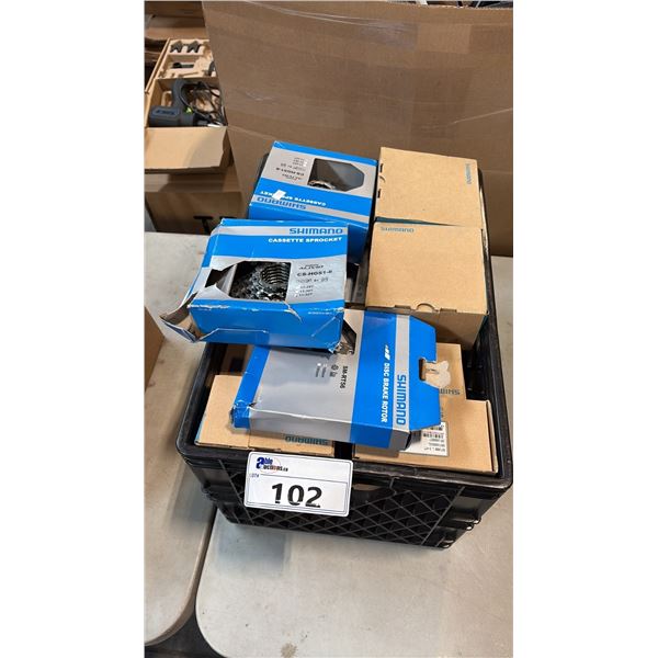 MIXED BIKE PARTS INCL SHIMANO CASSETTE SPROCKETS, DERAILLEUR AND MORE