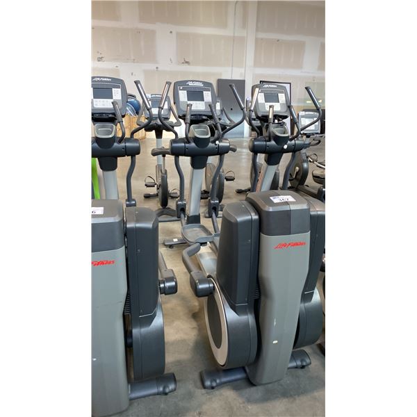 LIFE FITNESS 95XS COMMERCIAL-GRADE ELLIPTICAL TRAINER