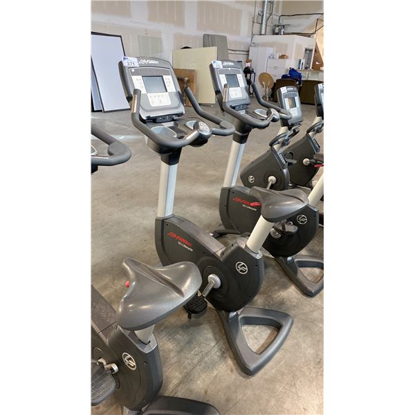 LIFE FITNESS 95C LIFECYCLE STATIONARY BIKE