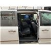 Image 40 : PARKSVILLE - 2014 CHRYSLER TOWN AND COUNTRY WHITE  235345 KMS - D231156
