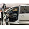 Image 48 : PARKSVILLE - 2014 CHRYSLER TOWN AND COUNTRY WHITE  235345 KMS - D231156