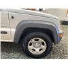 Image 22 : PARKSVILLE - 2003 JEEP LIBERTY WHITE 173625 KMS - B669714